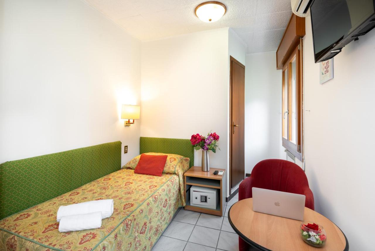 Camelia Rooms Venice Guesthouse Mestre Zewnętrze zdjęcie