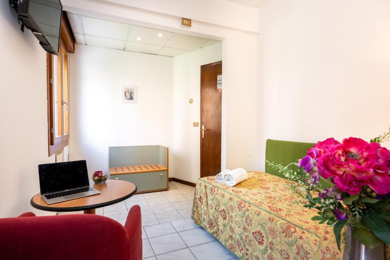 Camelia Rooms Venice Guesthouse Mestre Zewnętrze zdjęcie